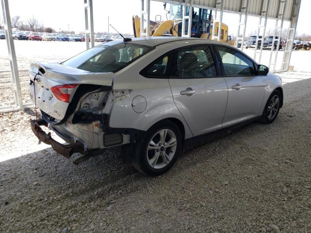 Sedans FORD FOCUS 2014 Srebrny