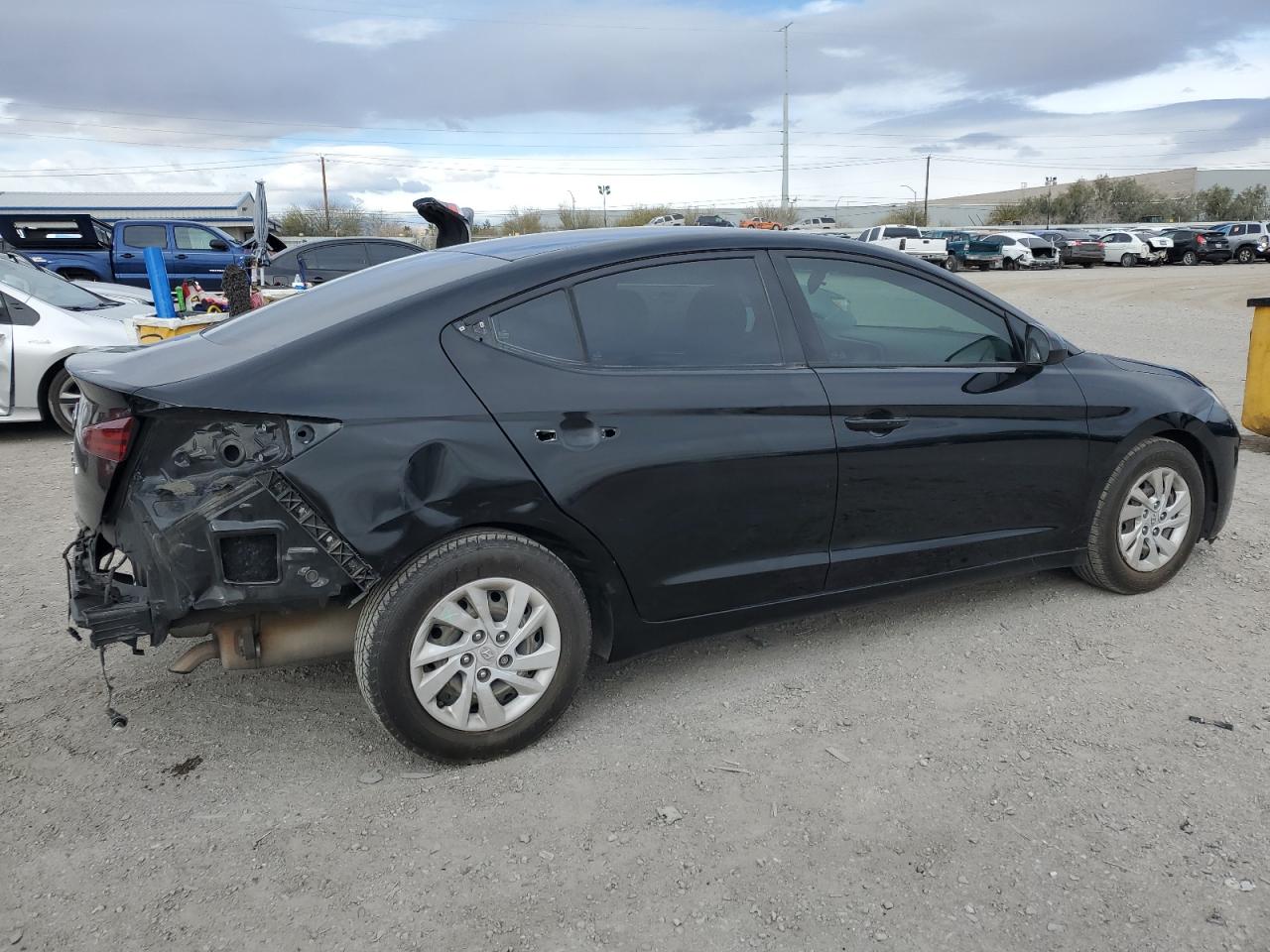 2020 Hyundai Elantra - Image 3