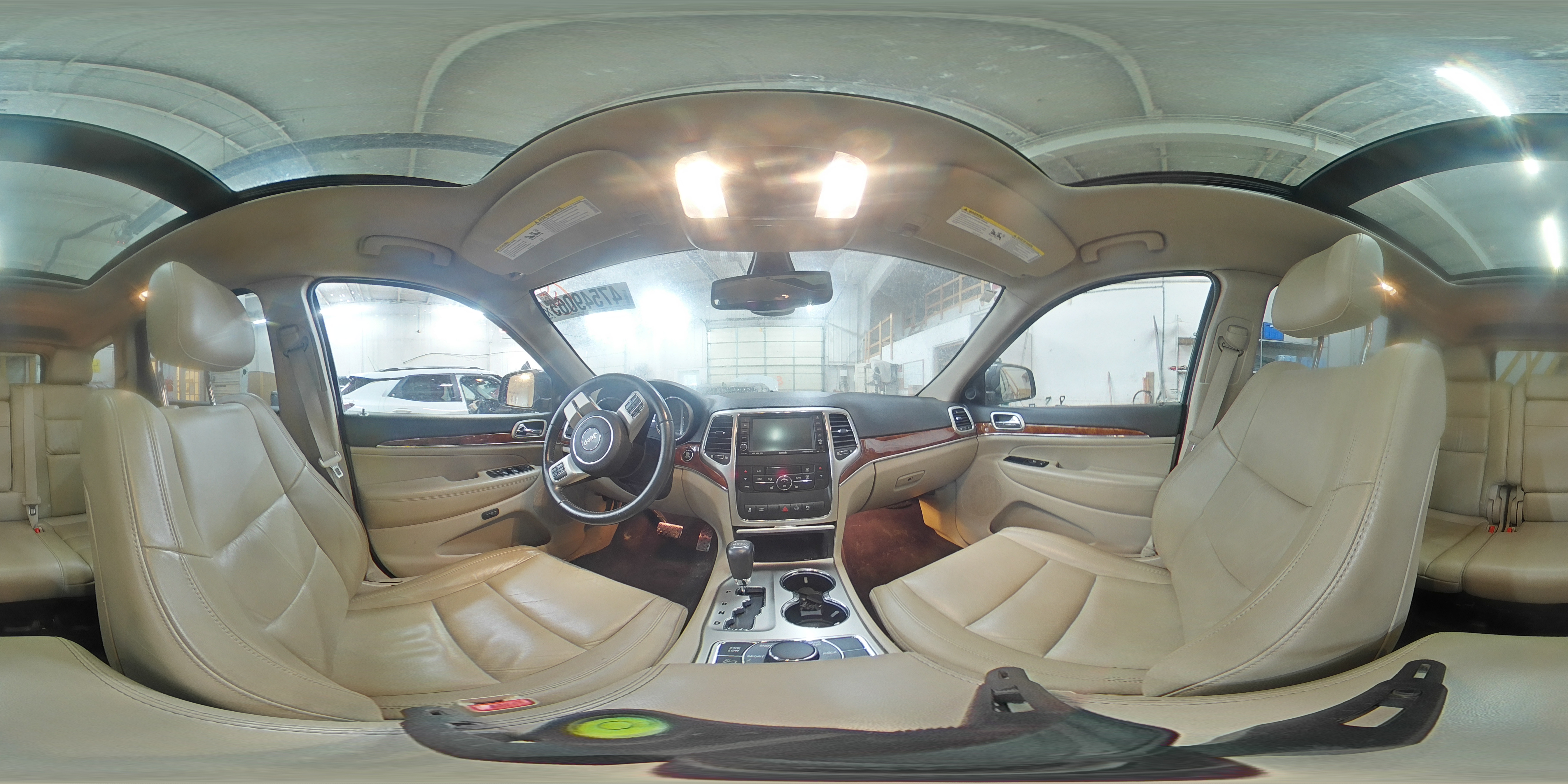 2011 Jeep Grand Cherokee - Image 14