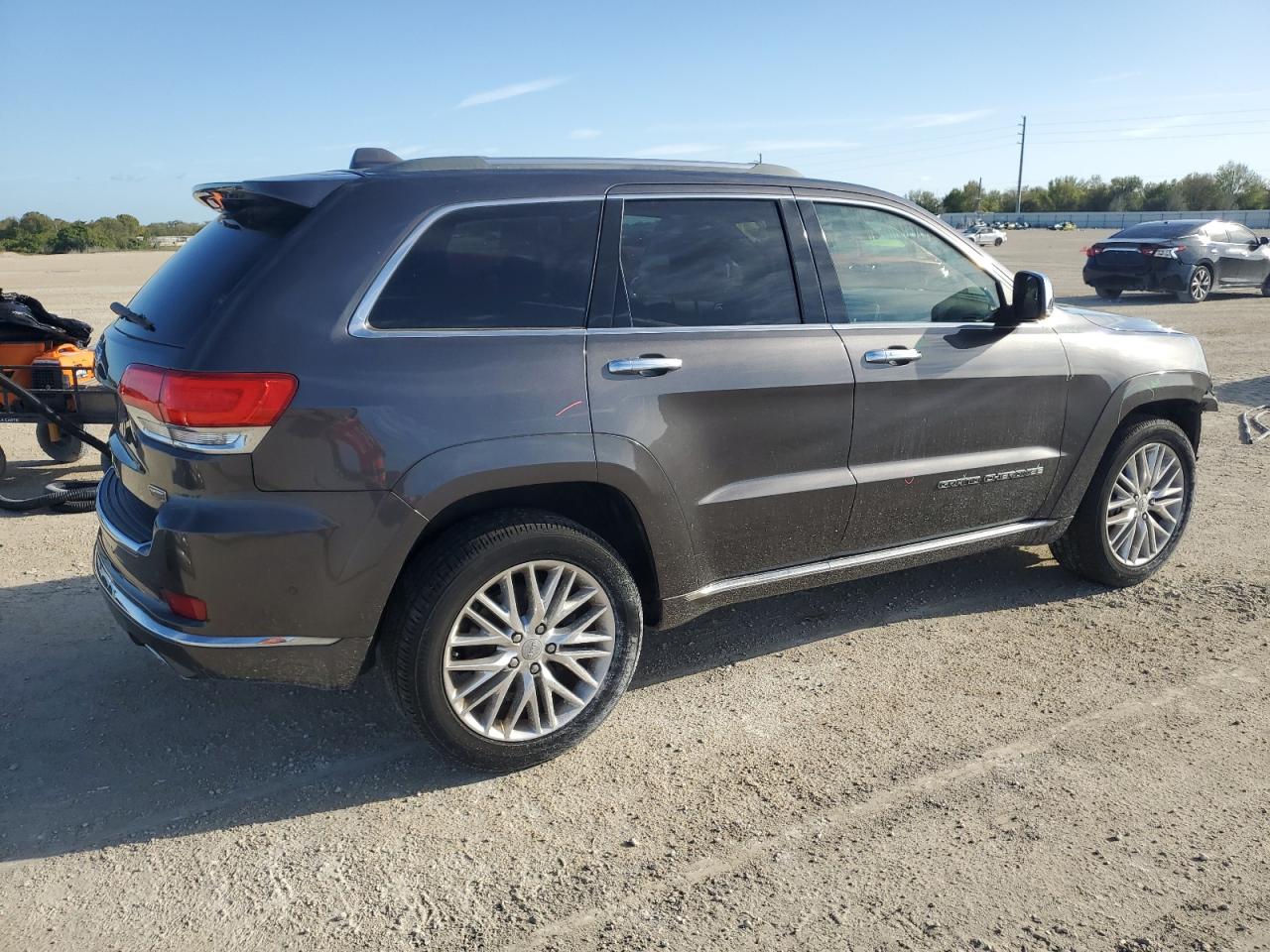 2017 Jeep Grand Cherokee - Image 3
