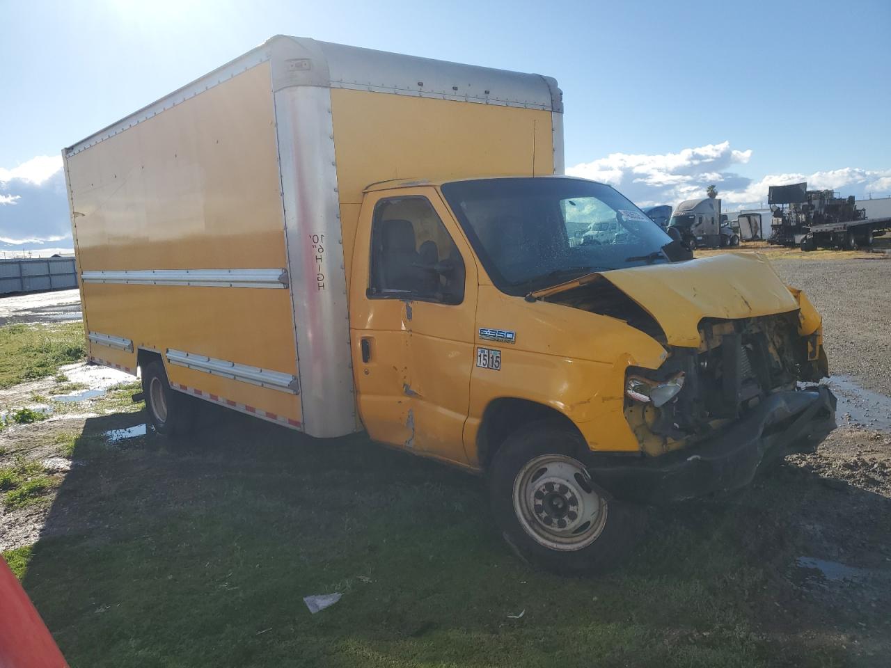 2015 Ford Econoline - Image 4