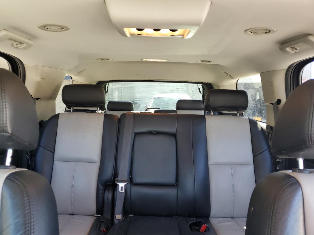 2010 Chevrolet Tahoe - Image 10