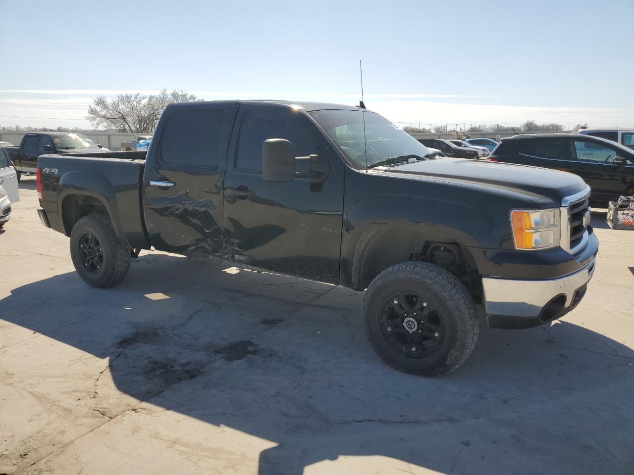 2011 GMC Sierra - Image 4