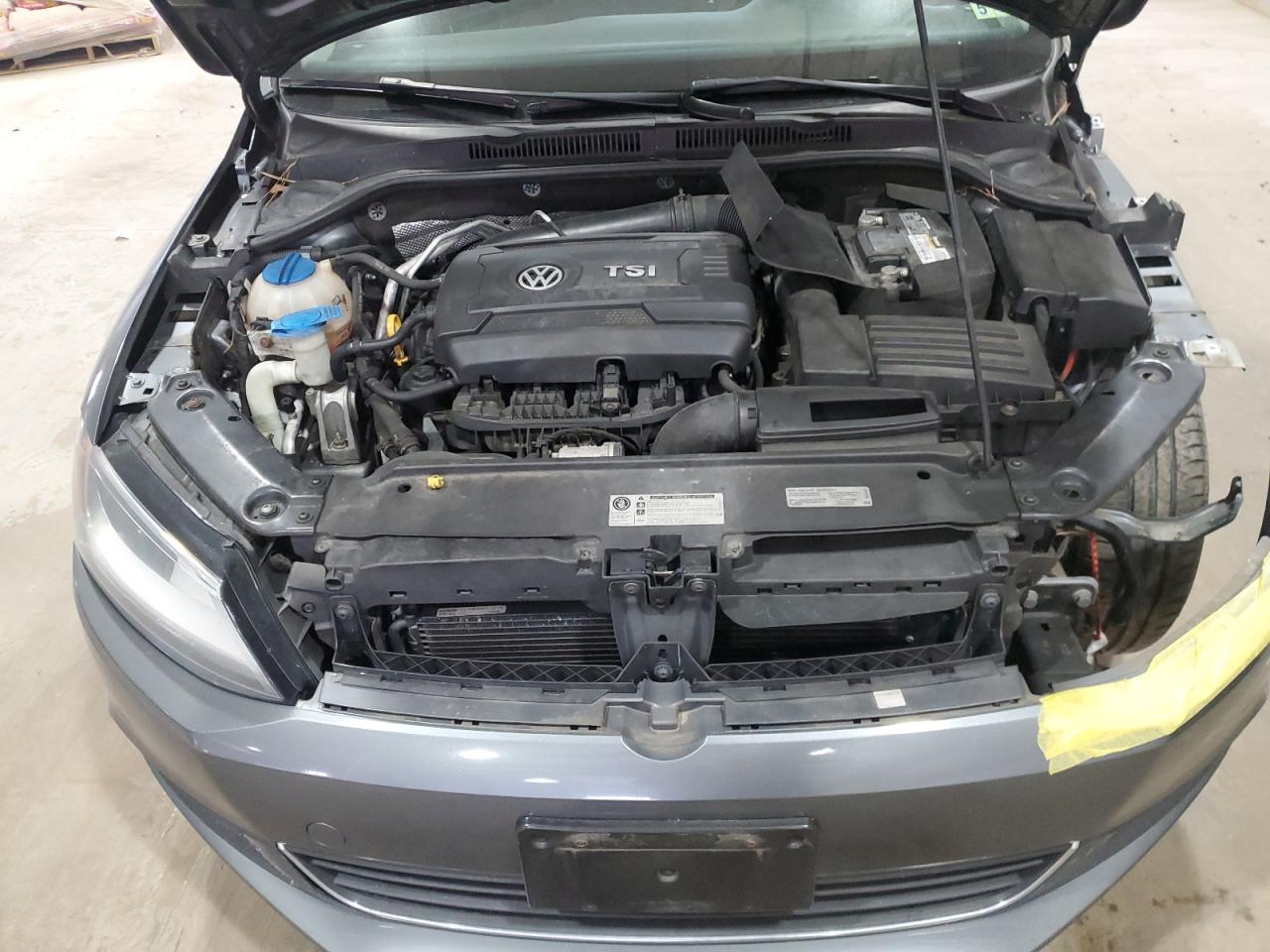 2014 Volkswagen Jetta - Image 11