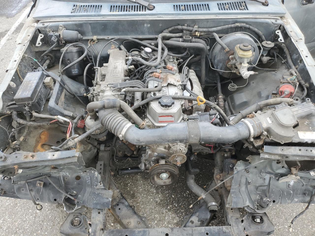 1992 Toyota Pickup - Image 11