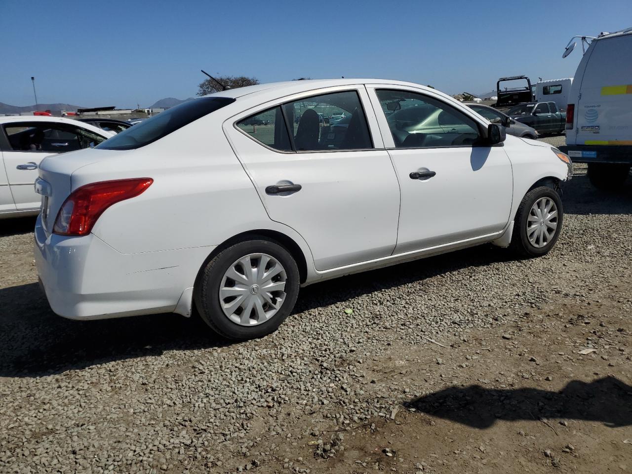 2015 Nissan Versa - Image 3