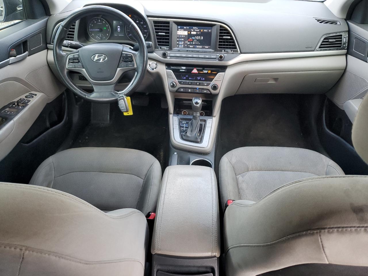2017 Hyundai Elantra - Image 8