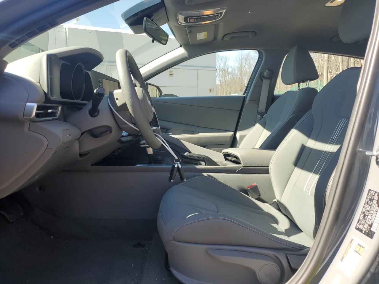 2022 Hyundai Elantra - Image 7