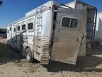 1998 Featherlite Horse Trailer იყიდება Wichita-ში, KS - Rear End