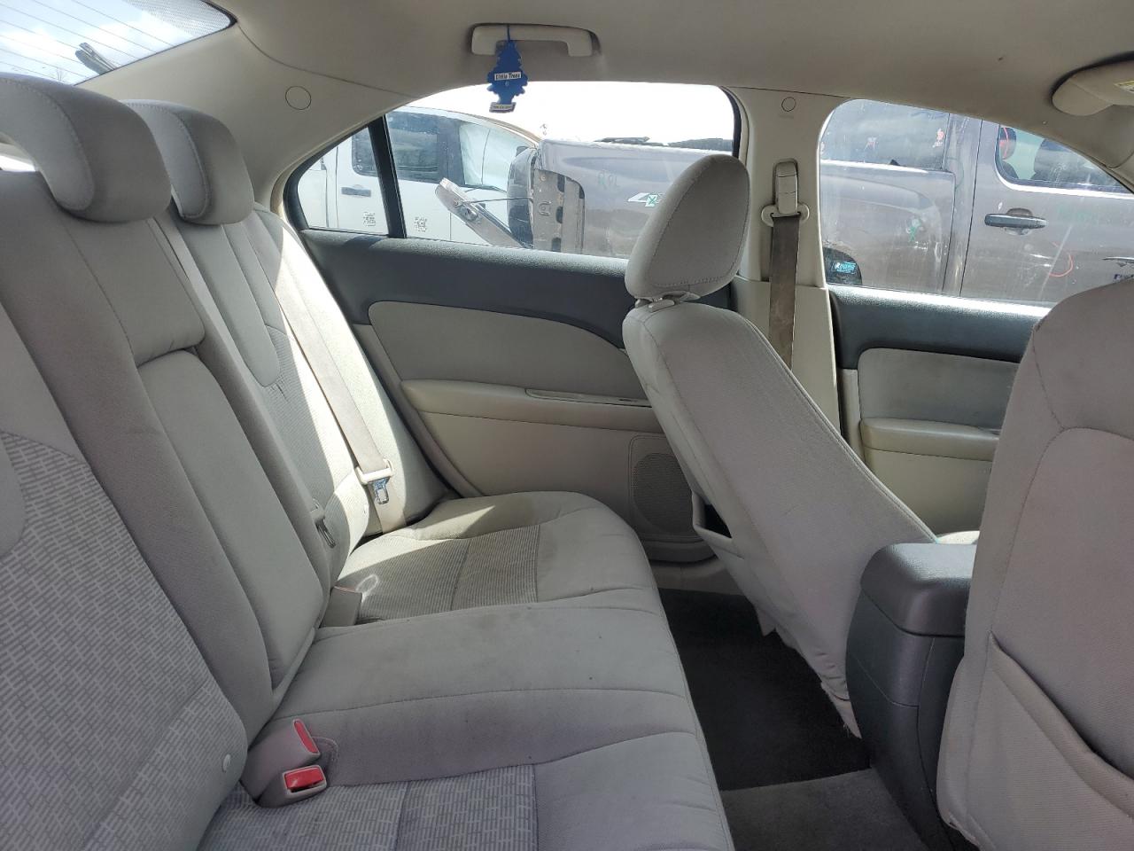 2010 Ford Fusion - Image 10