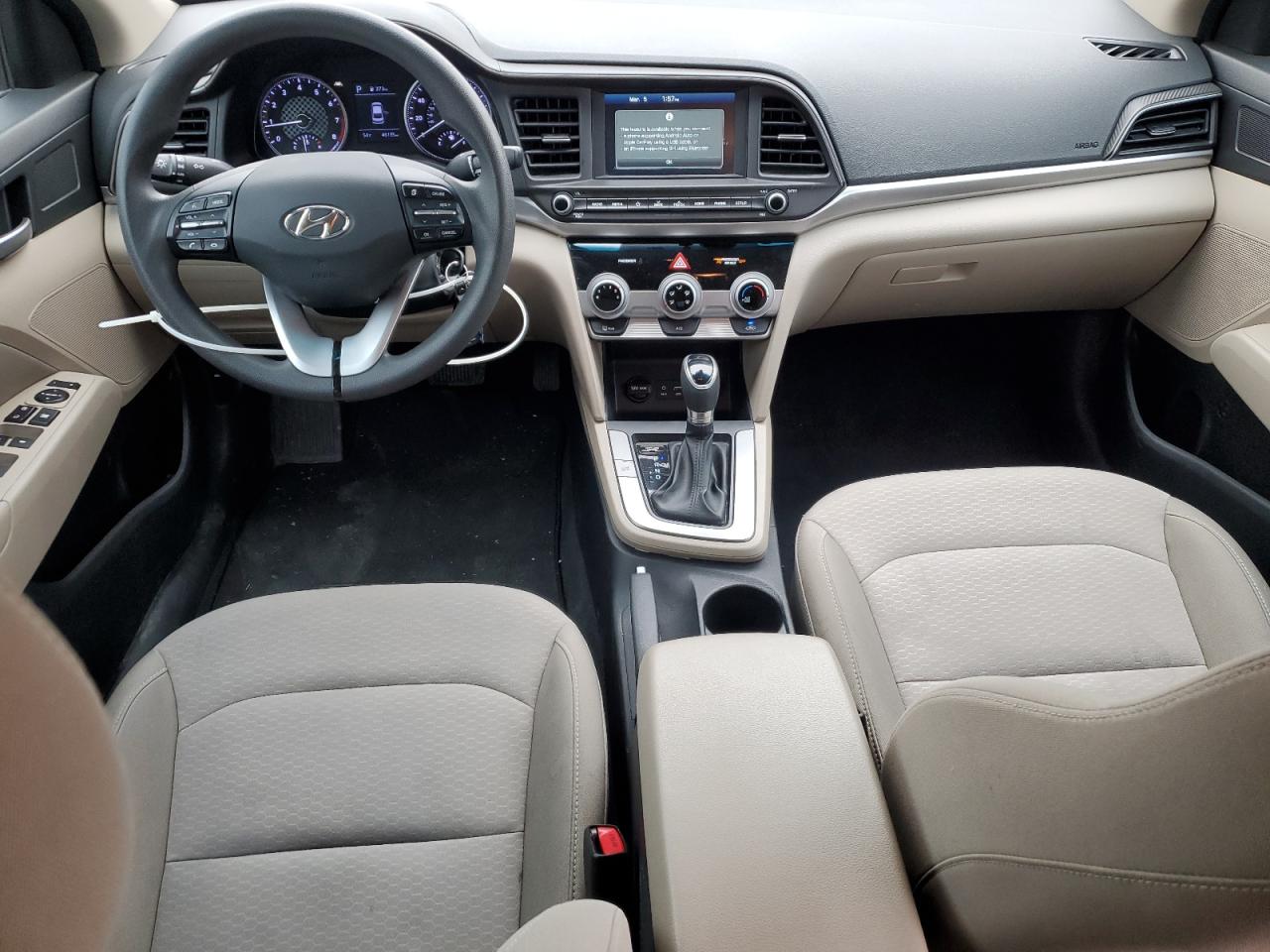 2019 Hyundai Elantra - Image 8