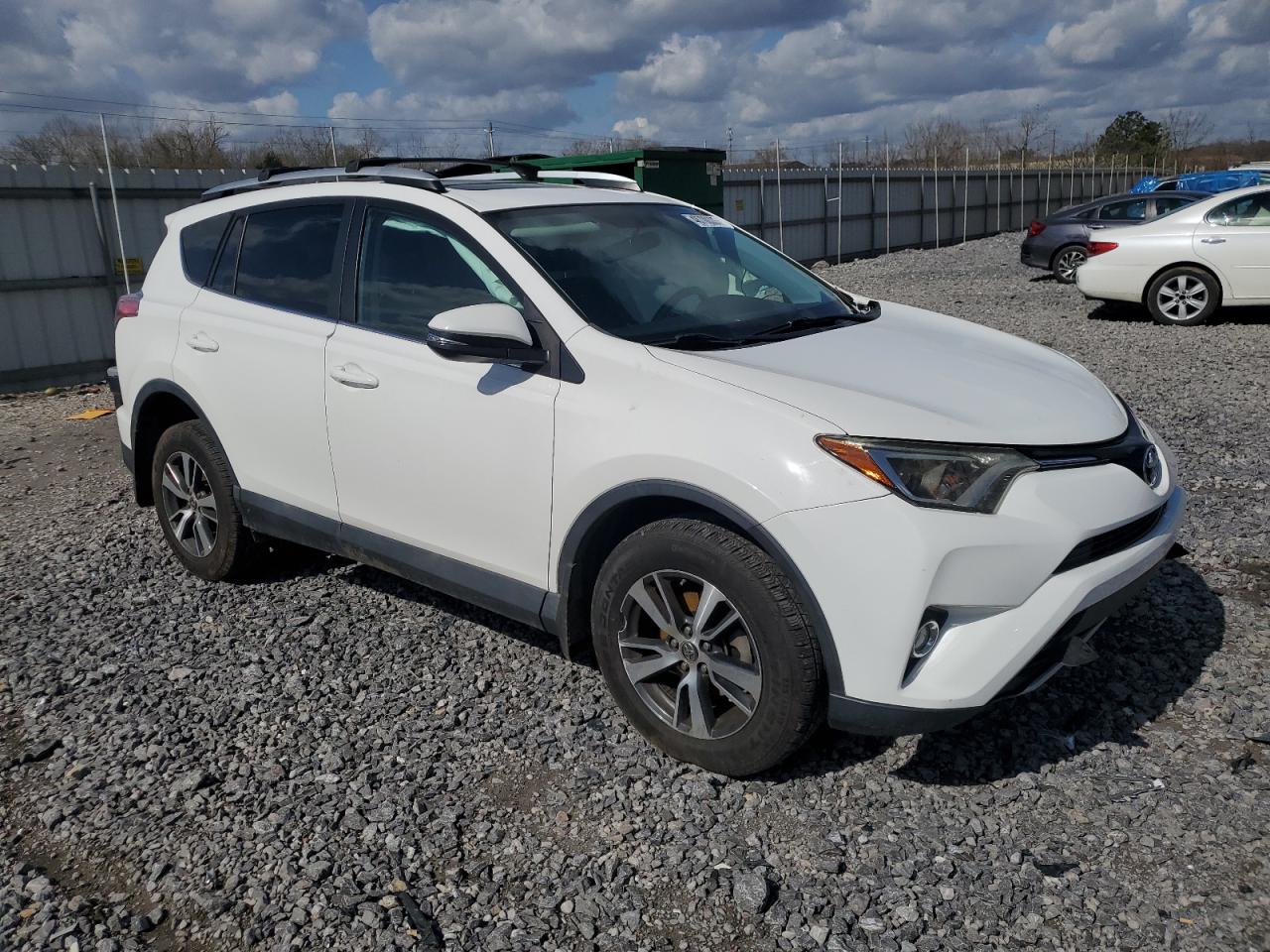 2016 Toyota RAV 4 - Image 4