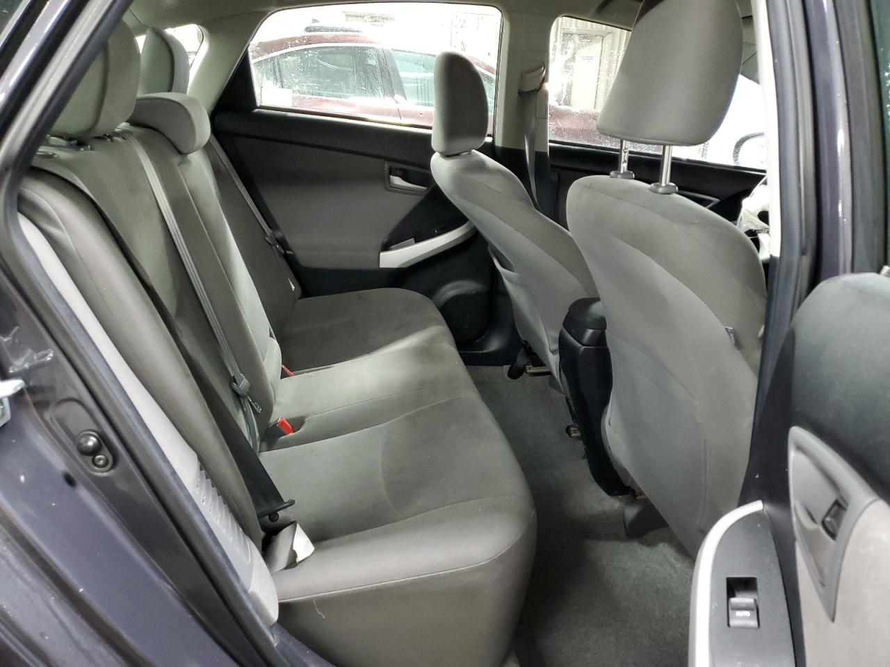 2013 Toyota Prius - Image 10