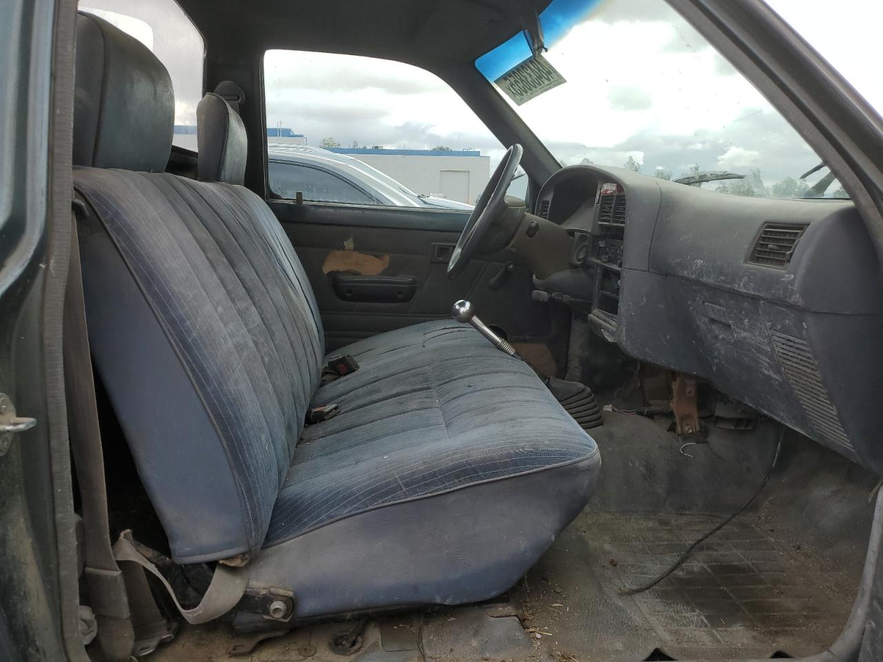 1992 Toyota Pickup - Image 10