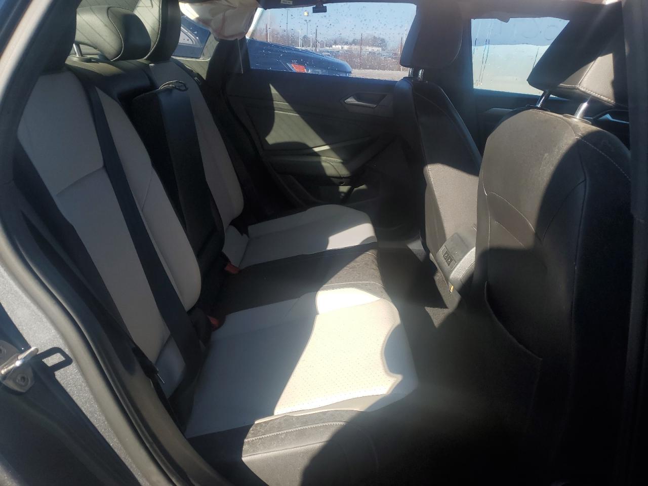 2019 Volkswagen Jetta - Image 10