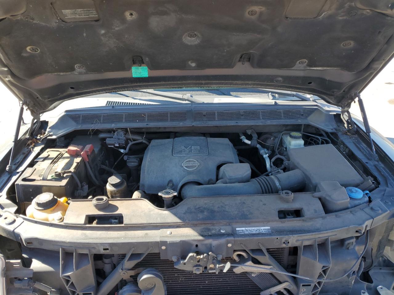 2011 Nissan Titan - Image 11