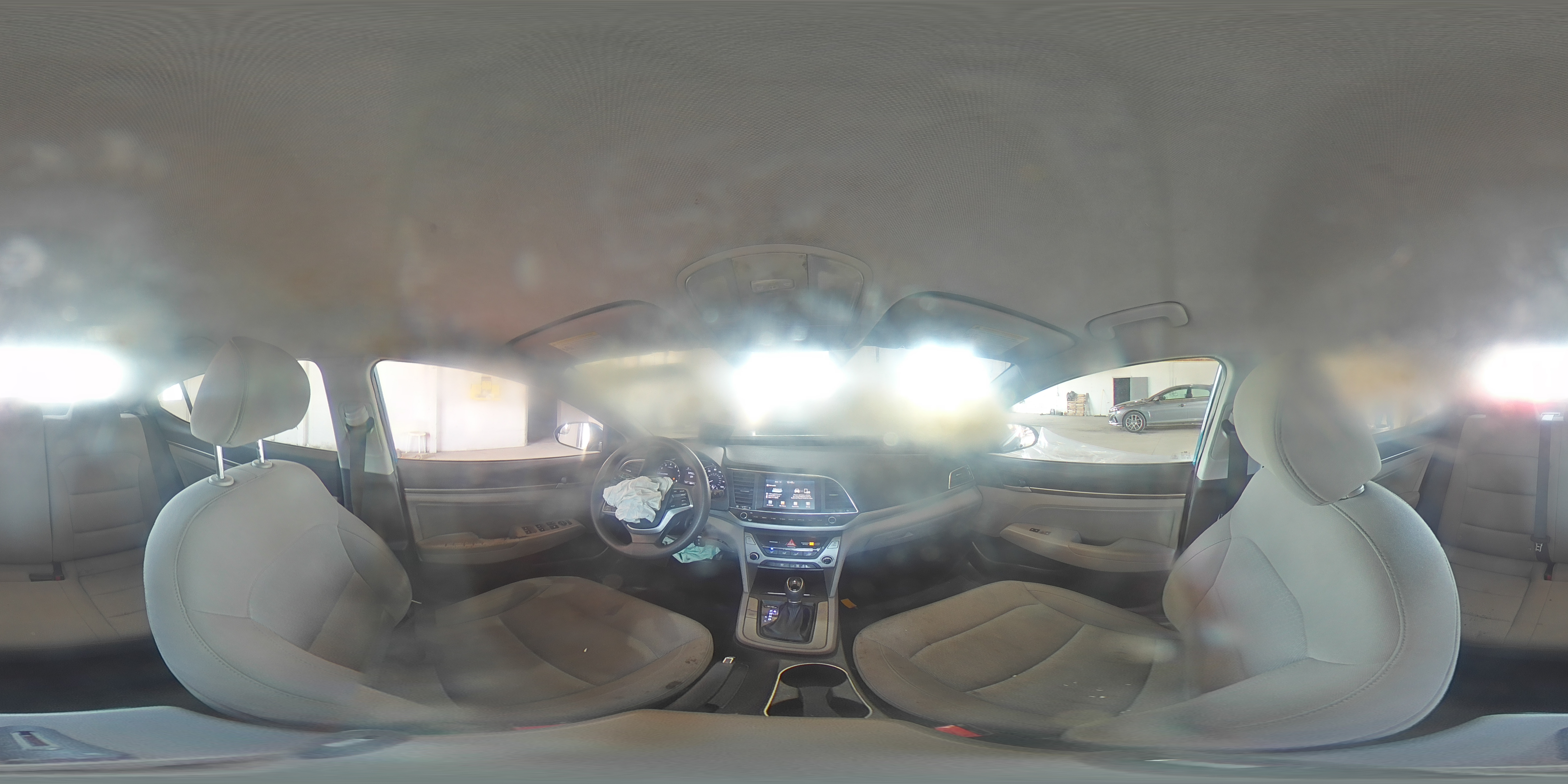 2017 Hyundai Elantra - Image 13