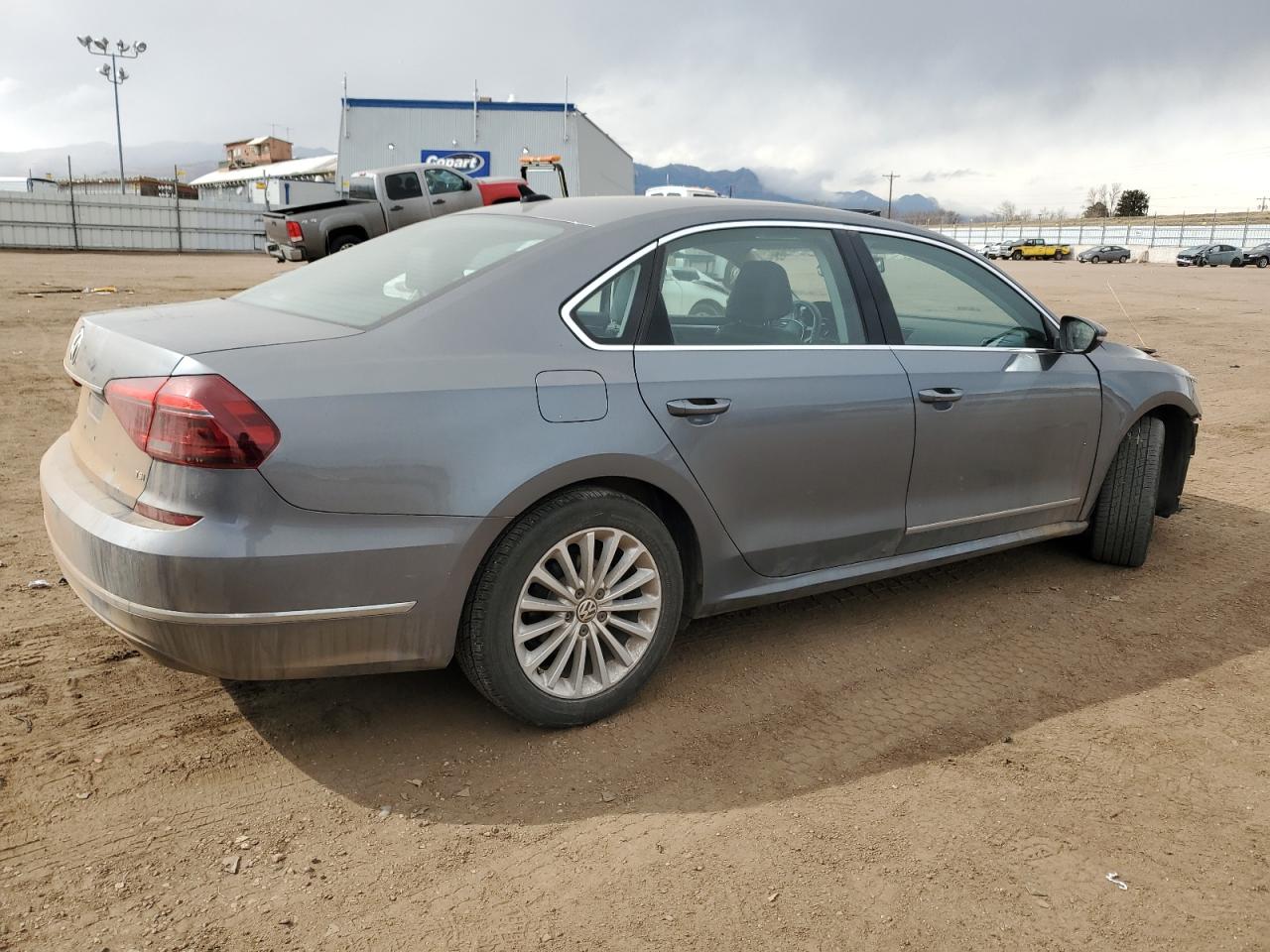 2017 Volkswagen Passat - Image 3