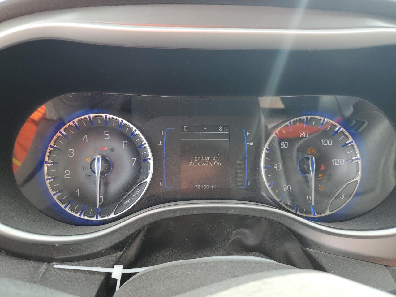 2017 Chrysler Pacifica - Image 9
