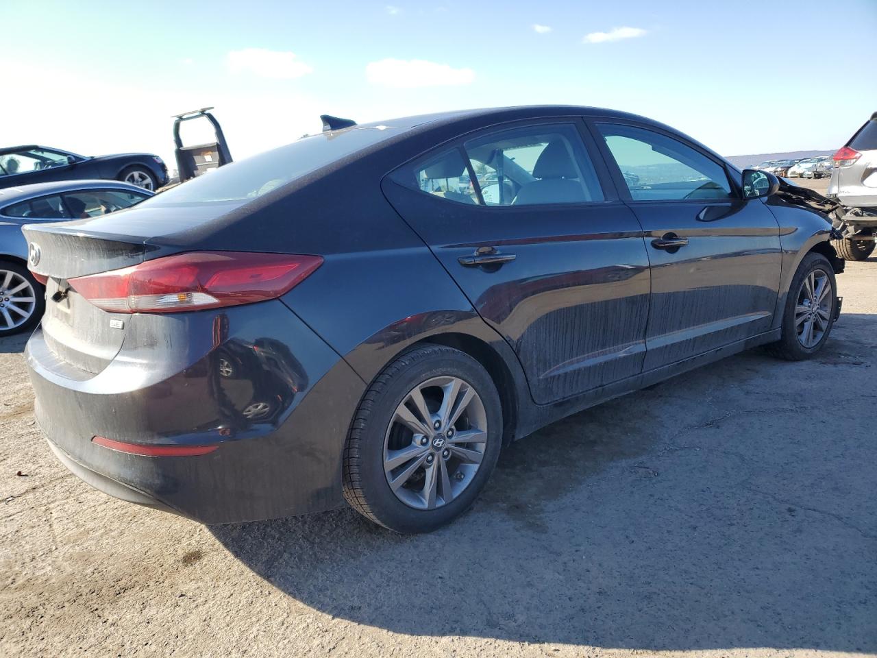 2017 Hyundai Elantra - Image 3