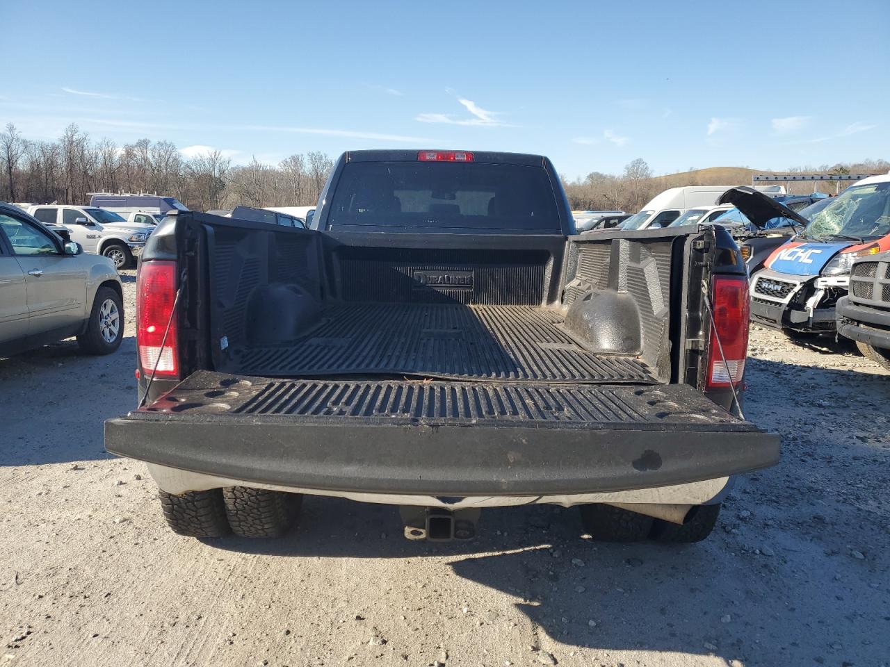 2017 RAM 3500 - Image 6