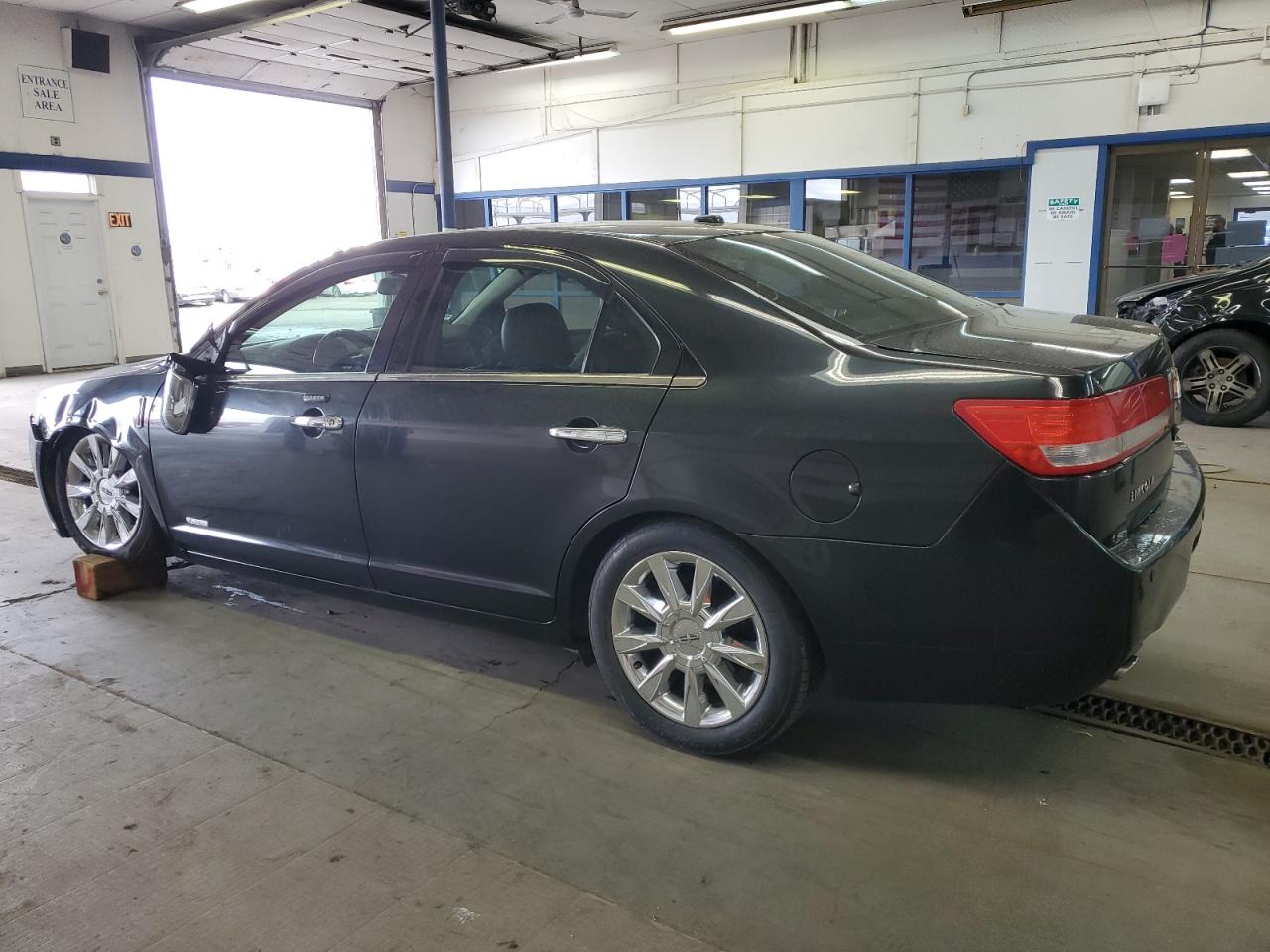 2011 Lincoln MKZ - Image 2
