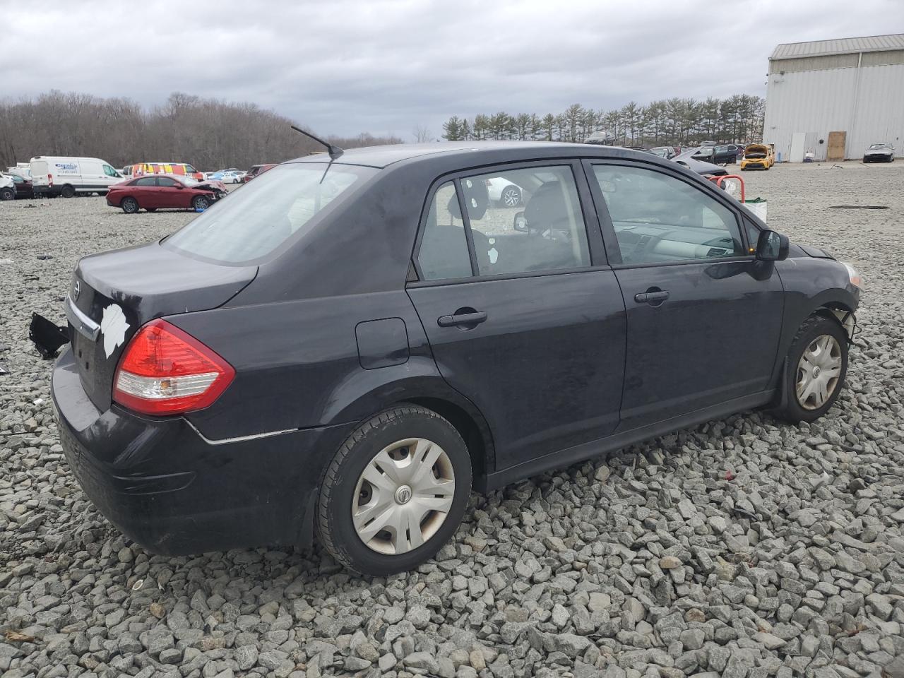 2011 Nissan Versa - Image 3