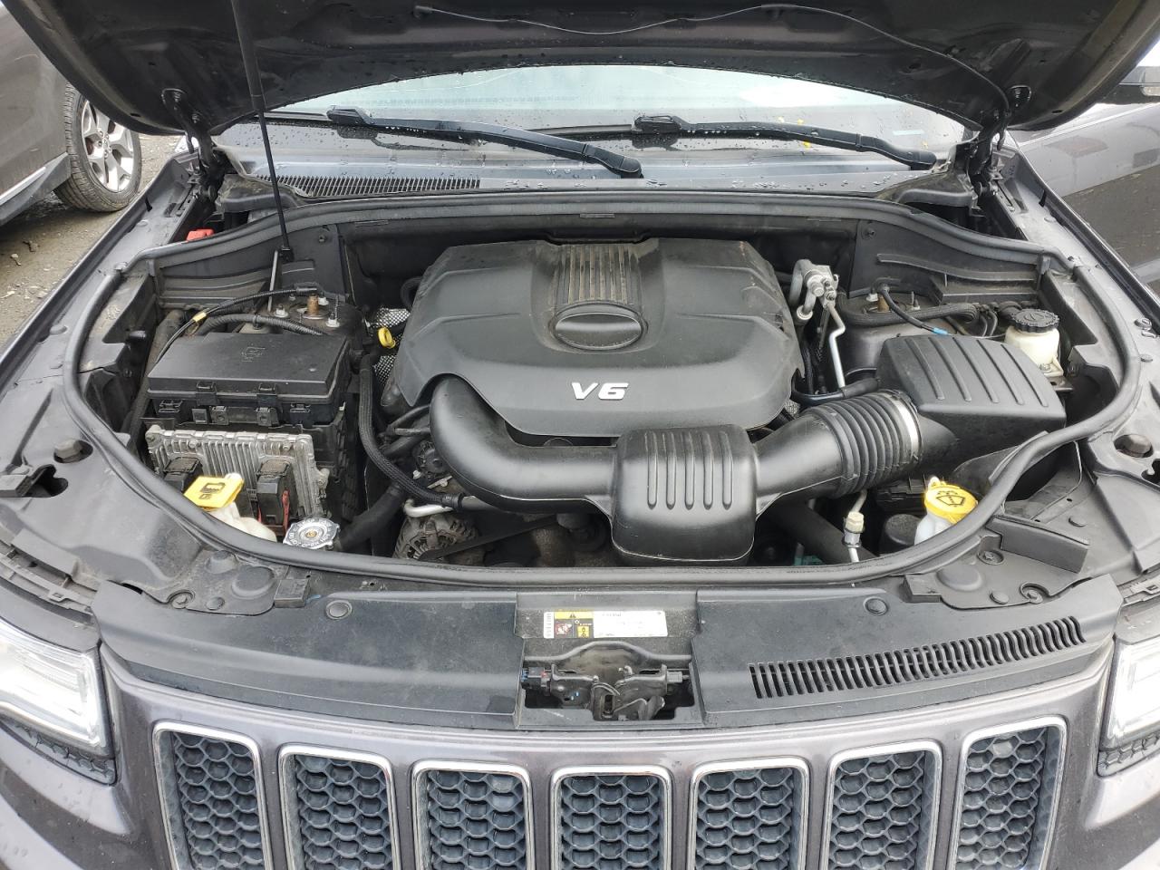 2015 Jeep Grand Cherokee - Image 12
