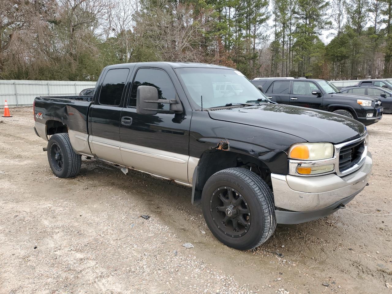 2002 GMC Sierra - Image 4