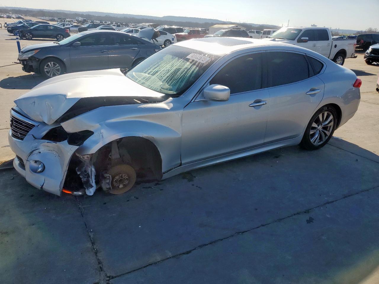 2013 Infiniti M - Image 1
