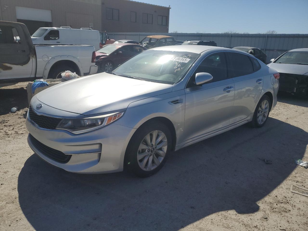 2017 Kia Optima Lx en Venta en Kansas City, KS - Vandalism