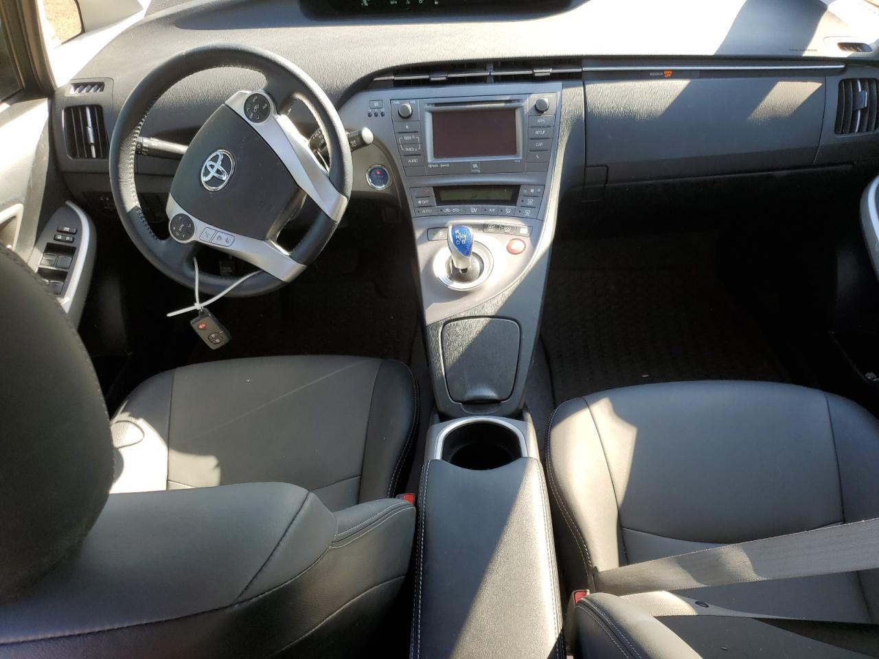 2015 Toyota Prius - Image 8