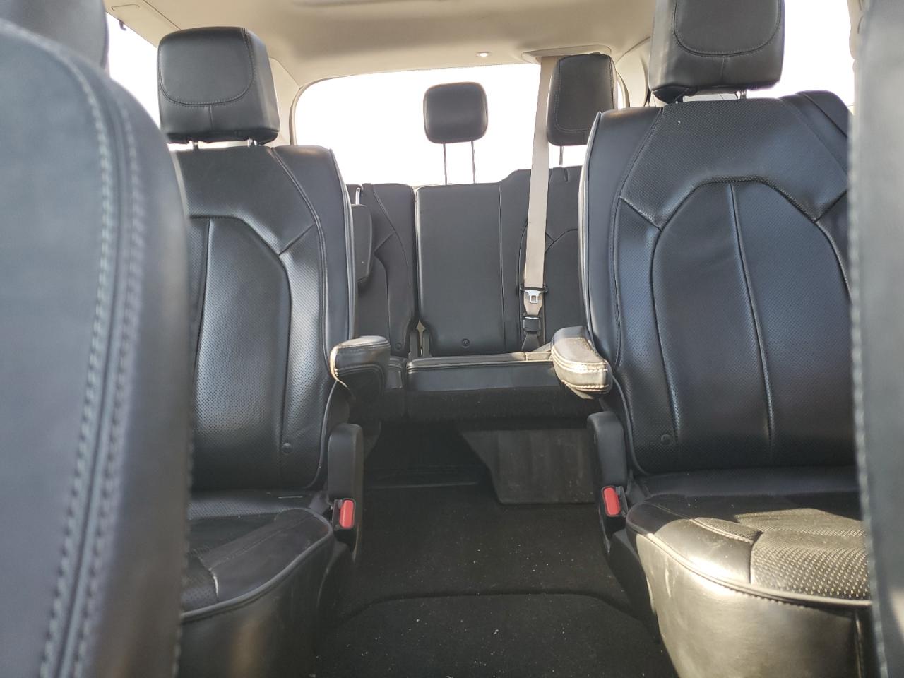 2018 Chrysler Pacifica - Image 10