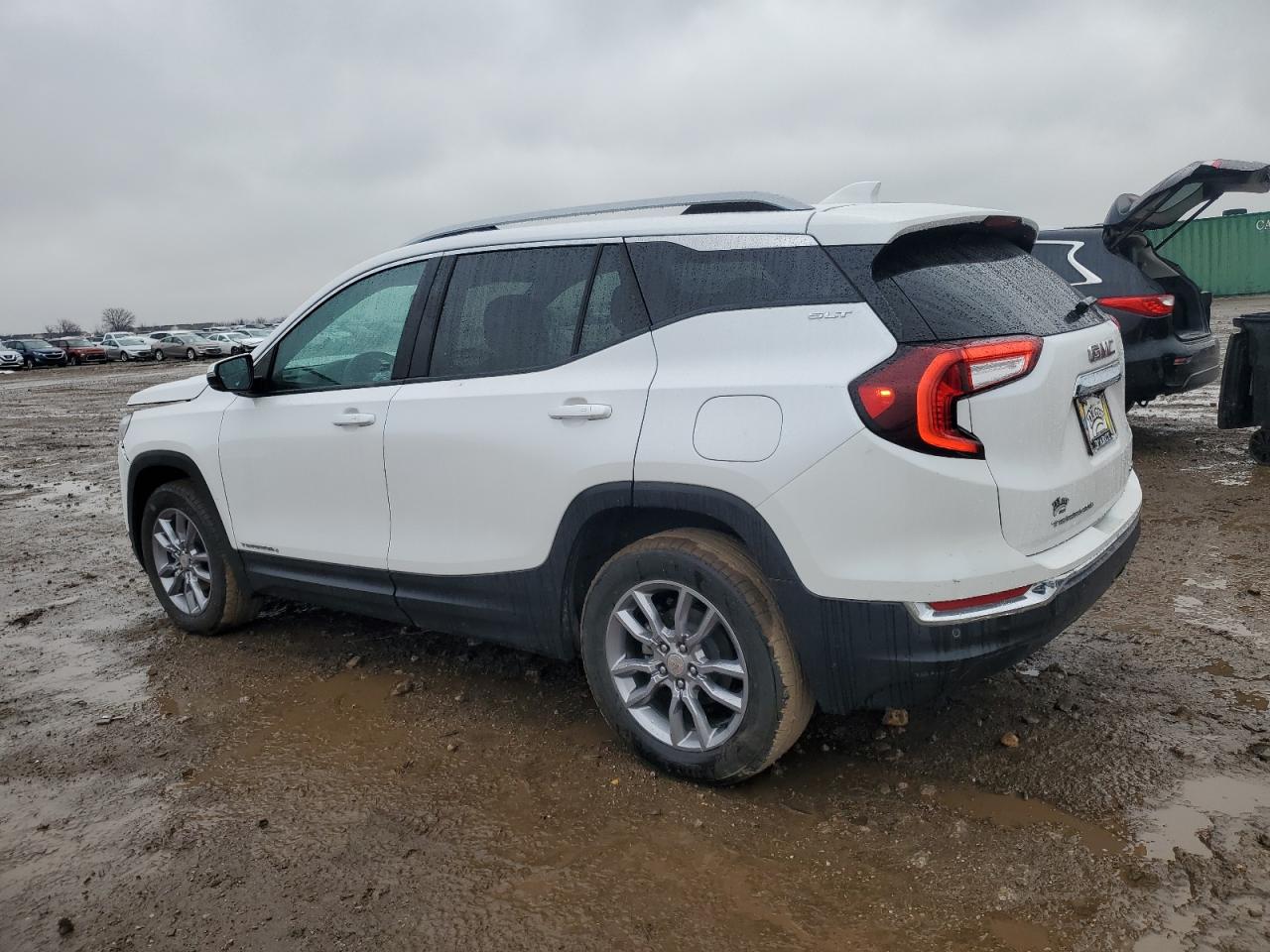 2022 GMC Terrain - Image 2