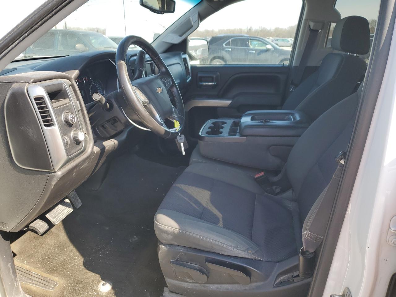 2015 Chevrolet Silverado - Image 7