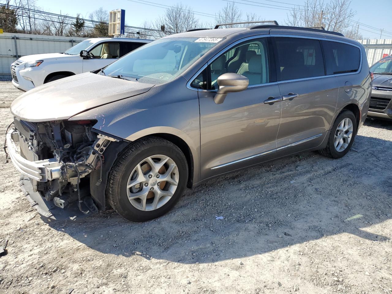 2017 Chrysler Pacifica - Image 1