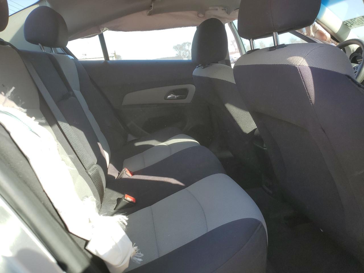 2014 Chevrolet Cruze - Image 10