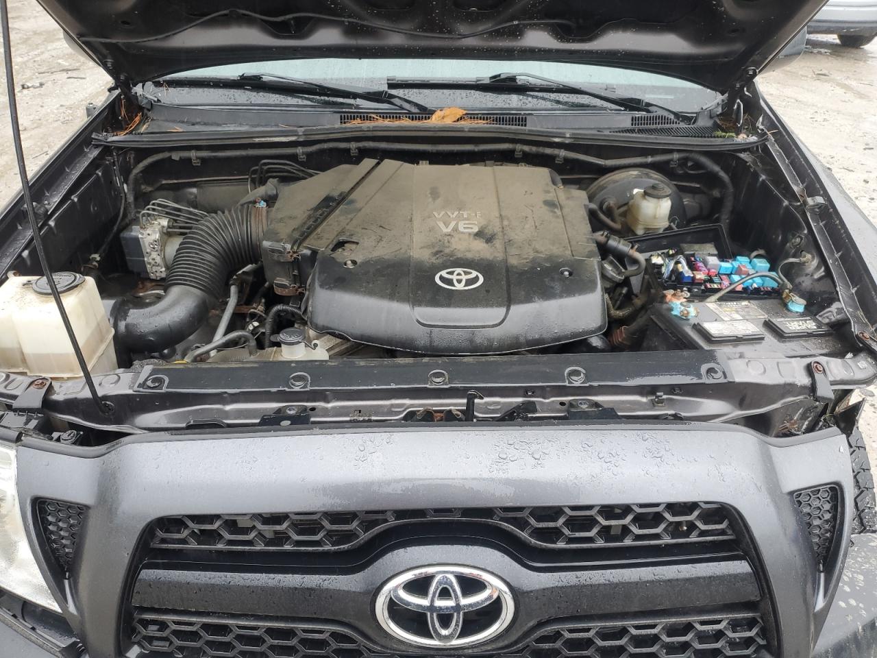 2011 Toyota Tacoma - Image 11
