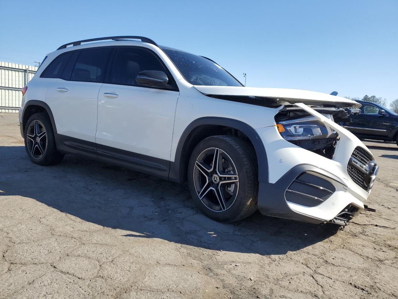 2023 Mercedes-Benz GLB - Image 4