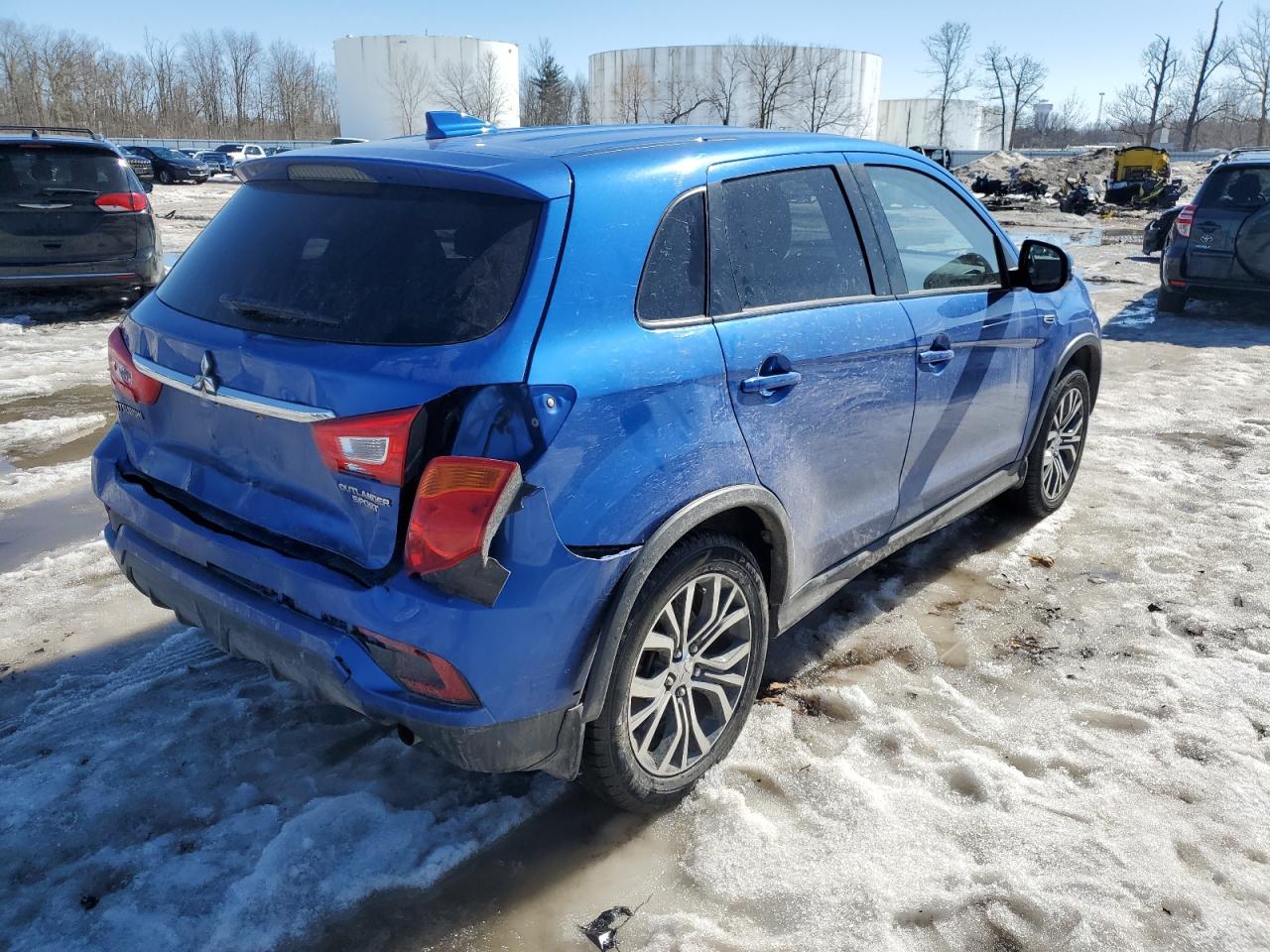 2018 Mitsubishi Outlander - Image 3
