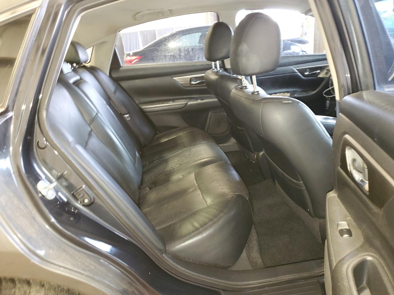 2015 Nissan Altima - Image 10
