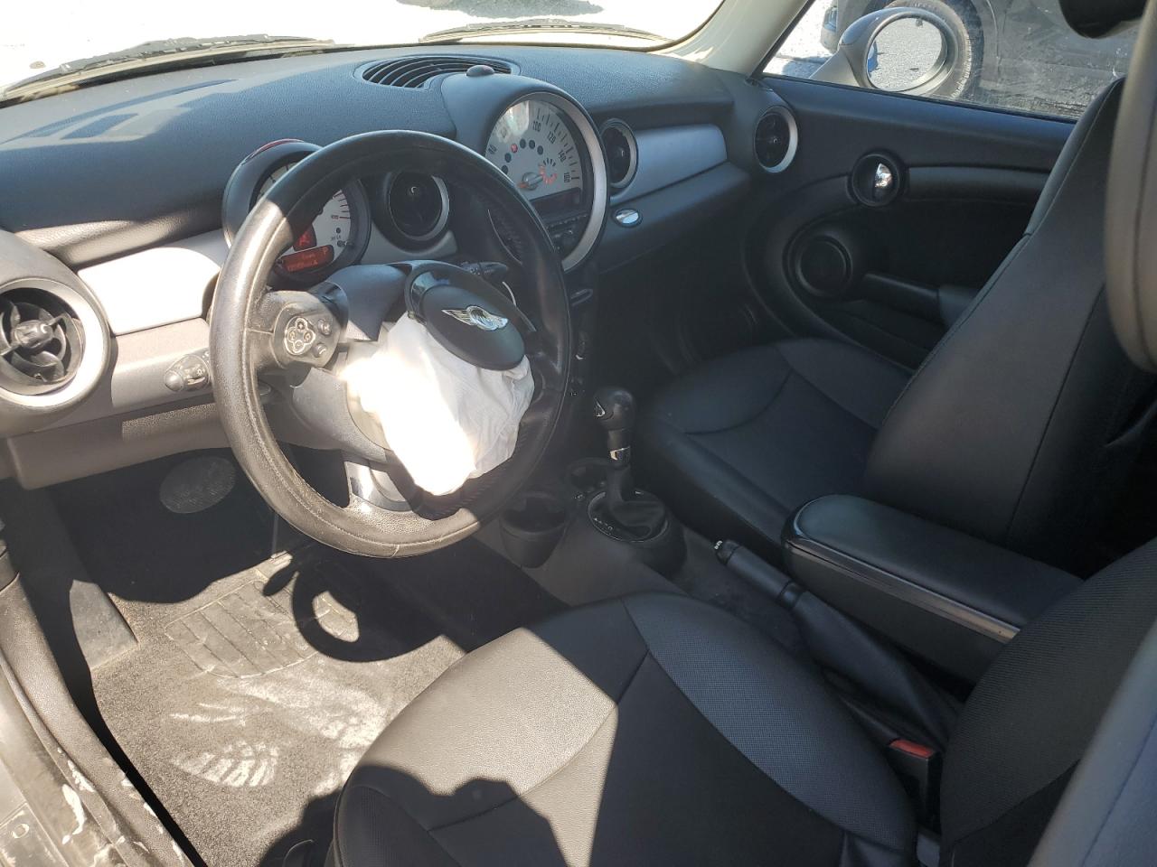 2011 MINI Cooper - Image 8