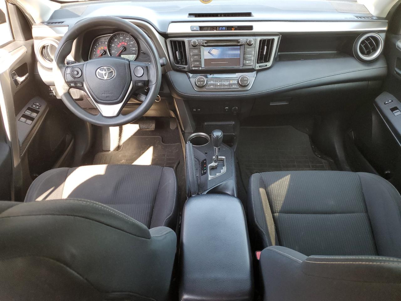 2015 Toyota RAV 4 - Image 8