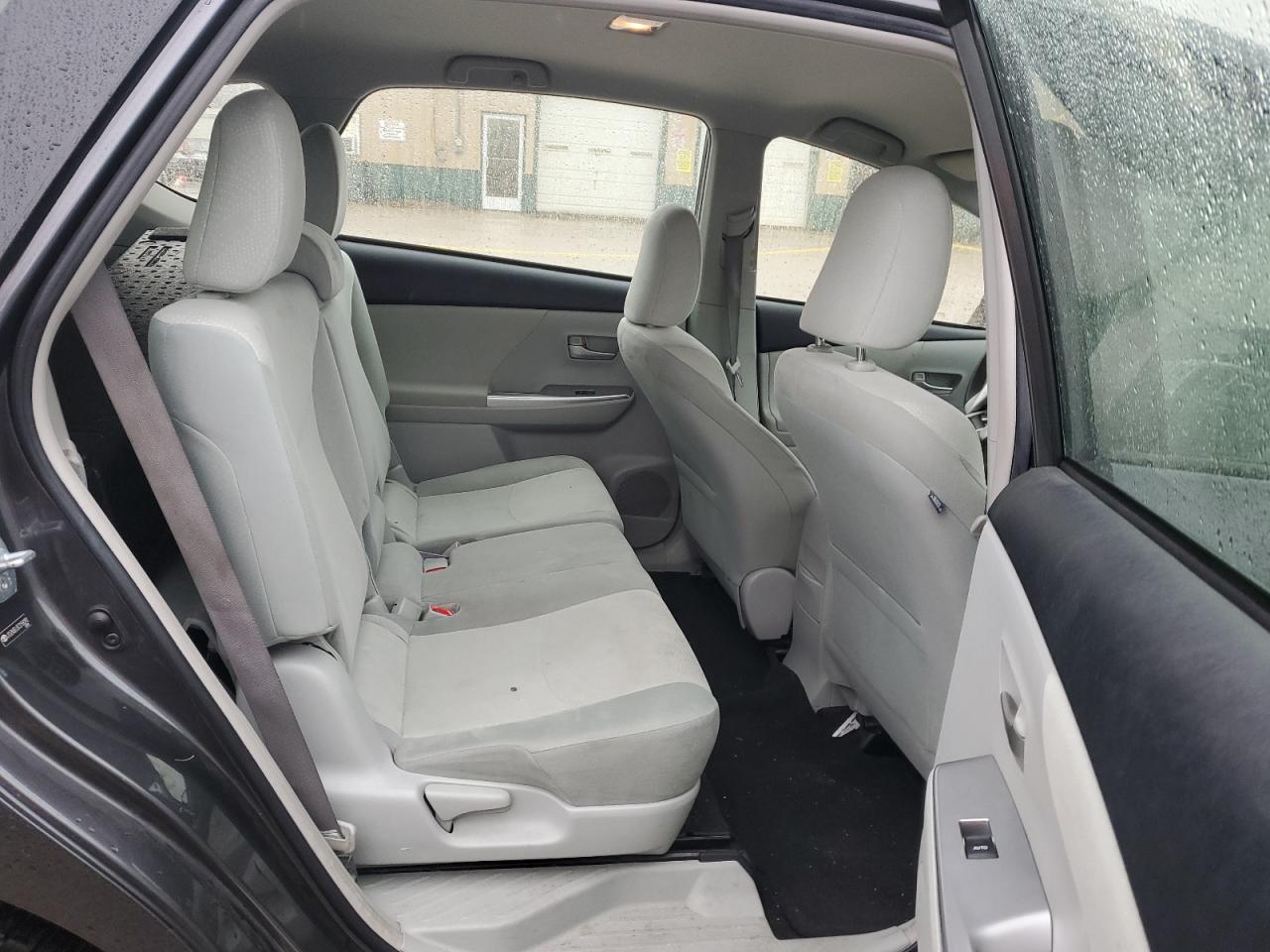 2012 Toyota Prius - Image 10