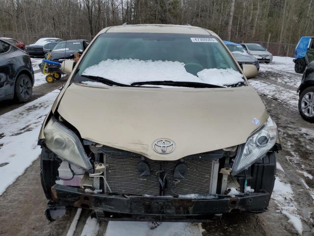 2011 TOYOTA SIENNA 