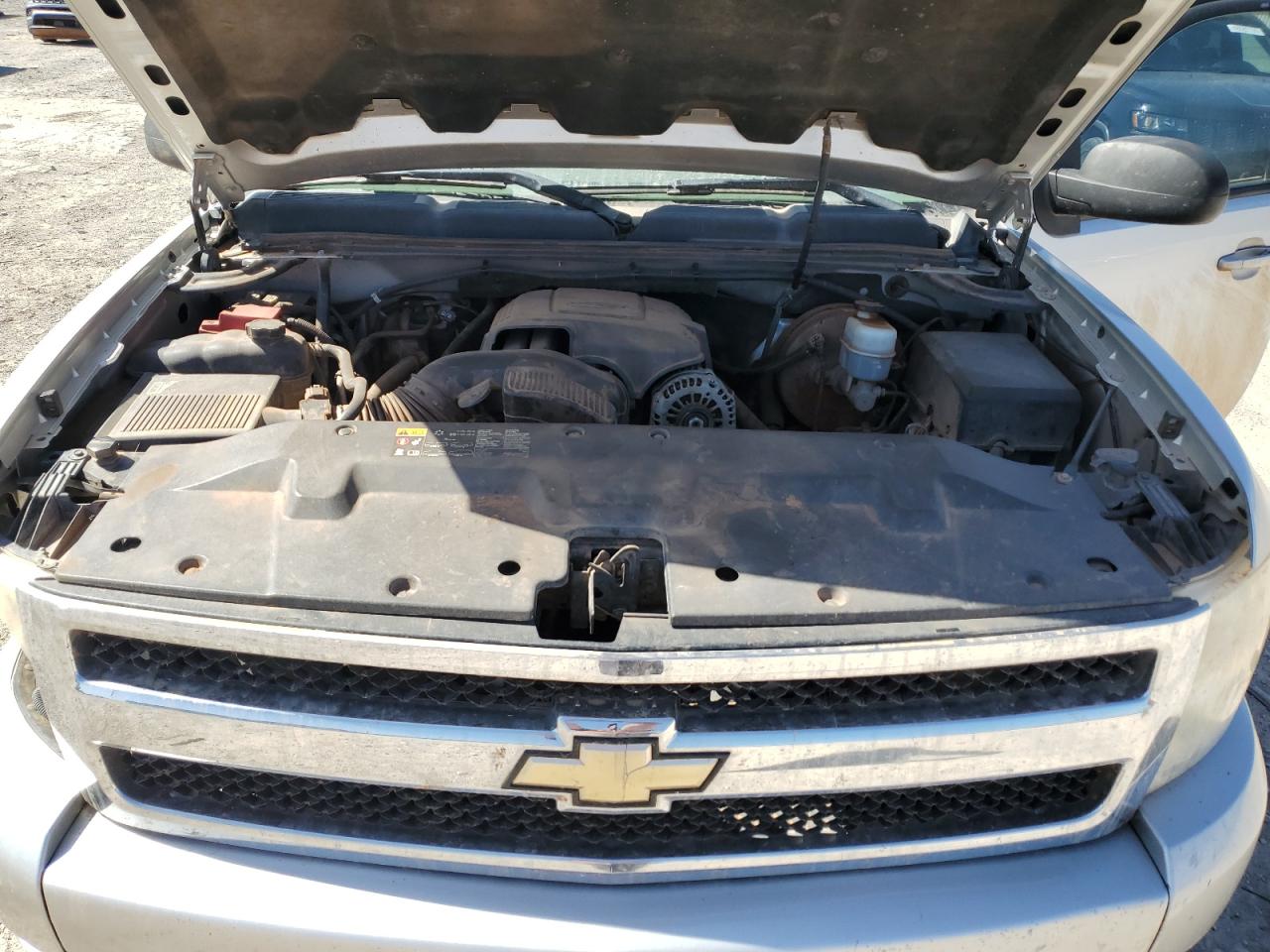 2011 Chevrolet Silverado - Image 13