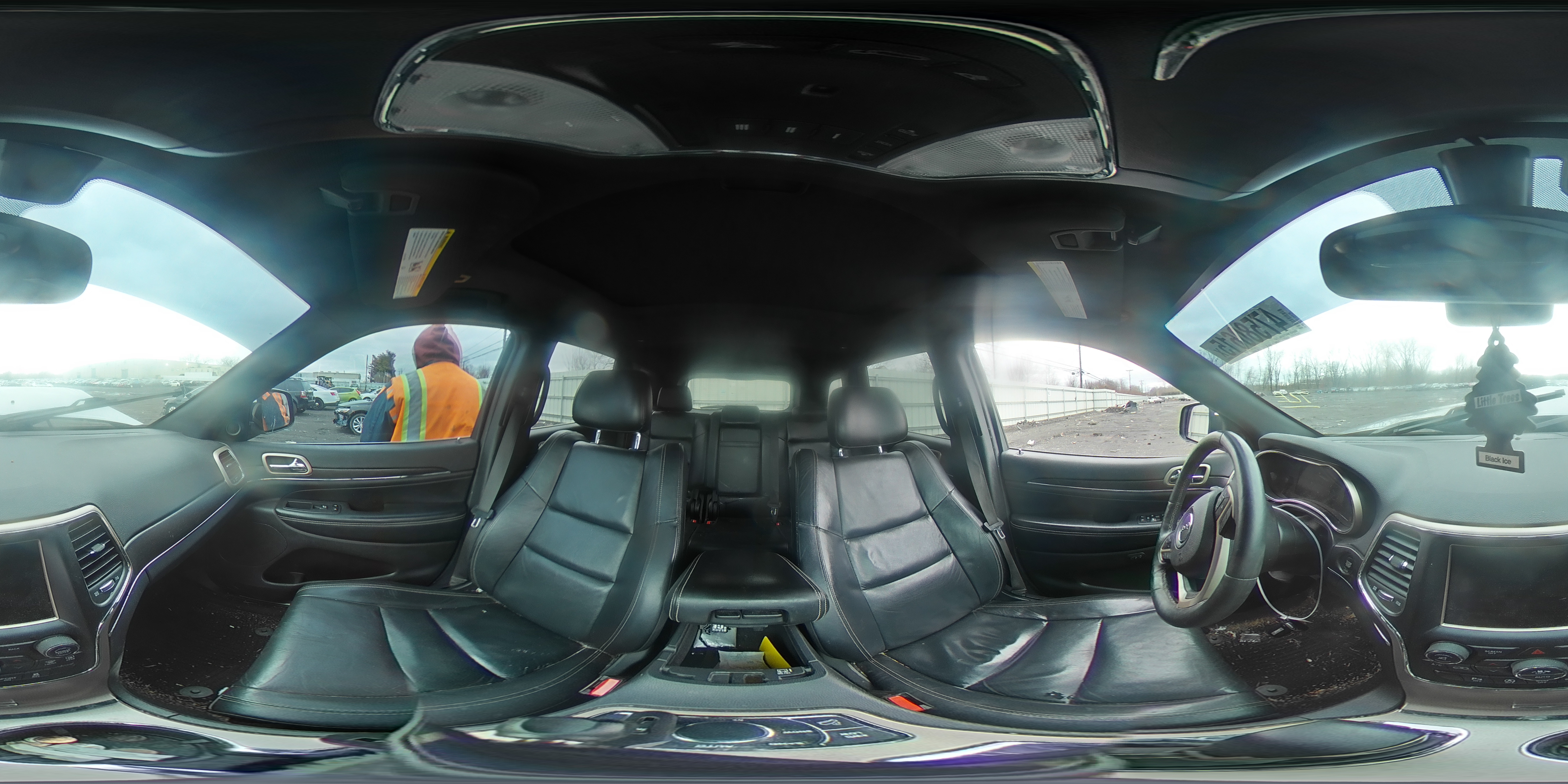 2017 Jeep Grand Cherokee - Image 12