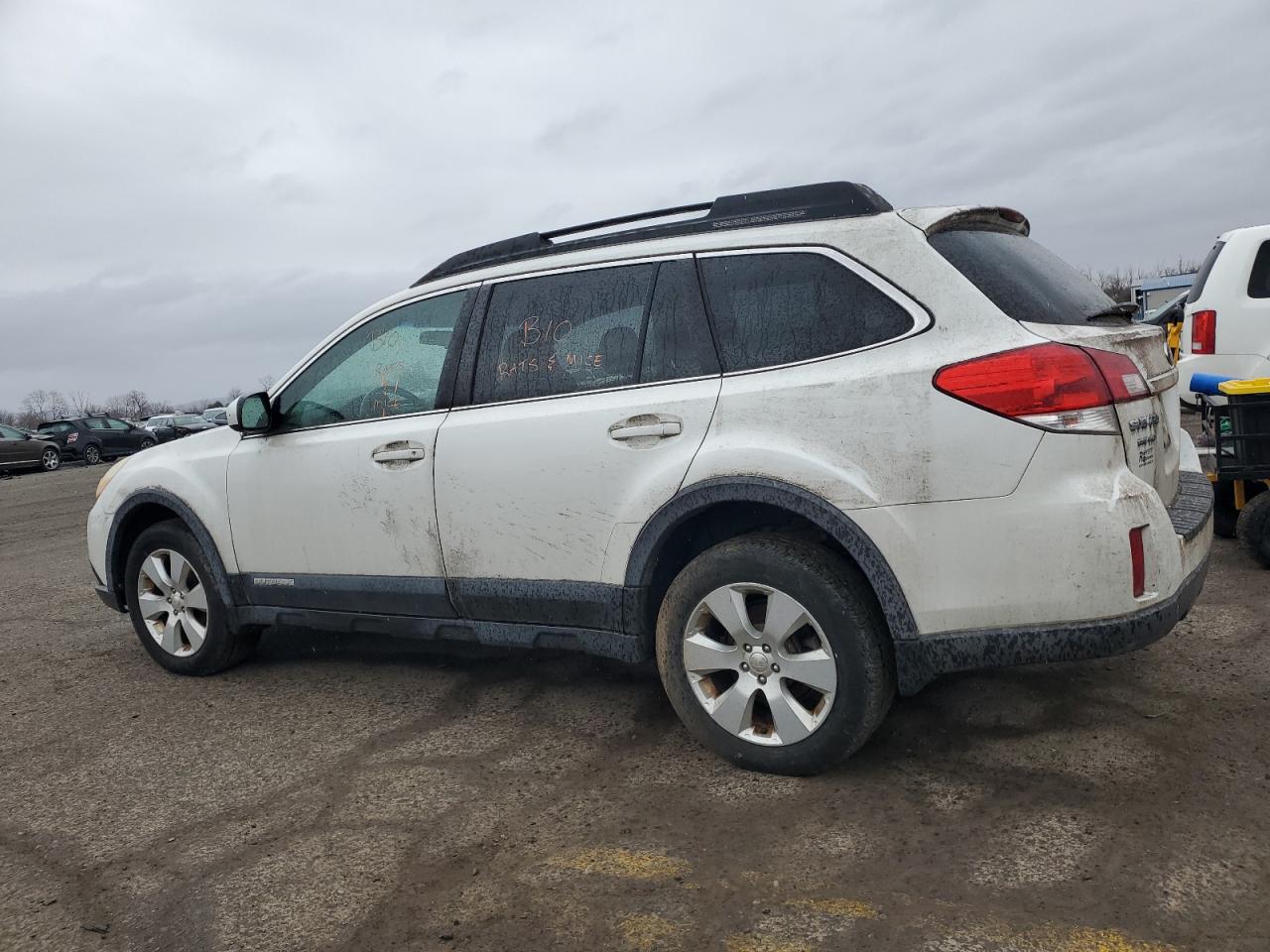 2010 Subaru Outback - Image 2