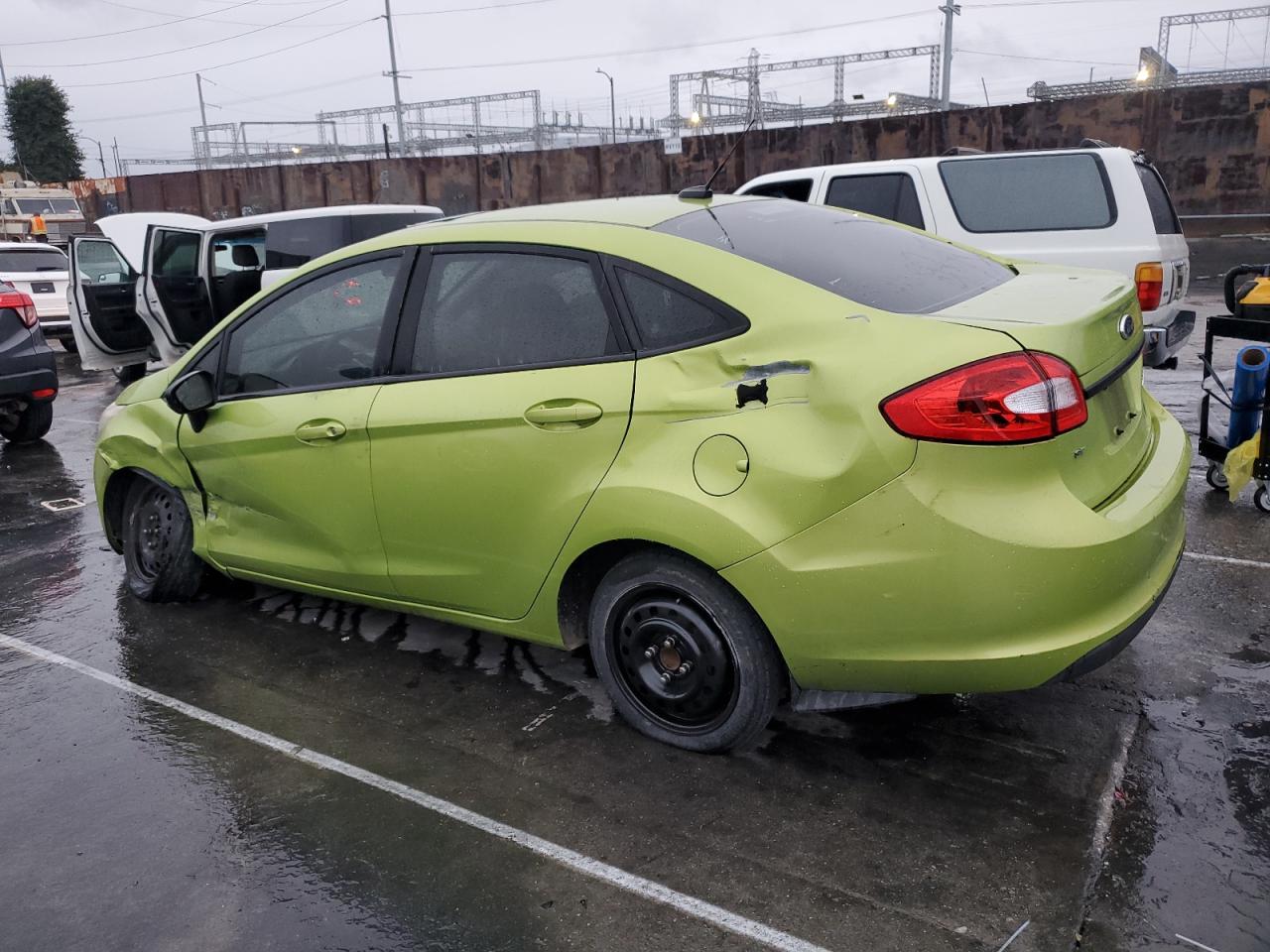 2011 Ford Fiesta - Image 2