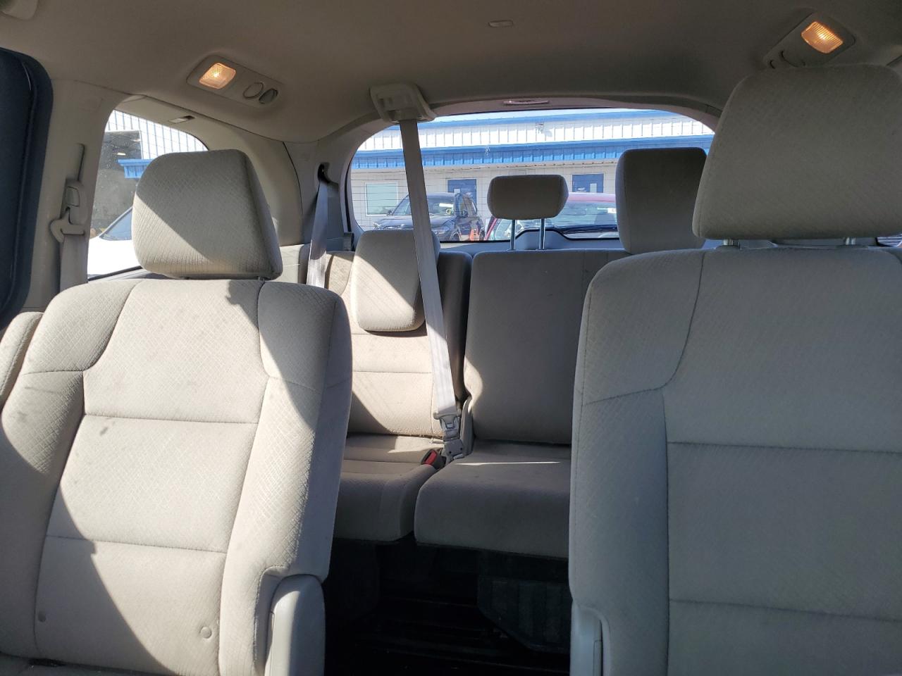 2015 Honda Odyssey - Image 10